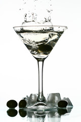 alcohol martini splash mixed cocktail