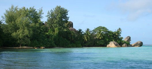 Anse source d'argent aux Seychelles sur l'île de la Digue