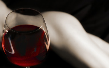 Desnudo y Vino