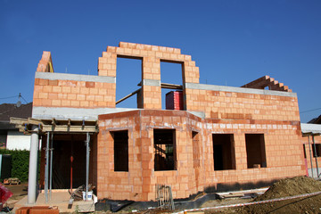 Neubau eines Hauses mit Ziegel