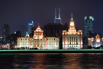 Fototapeta na wymiar Cina Shanghai Bund vista notturna