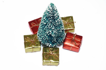 albero di antale con pacchi regalo