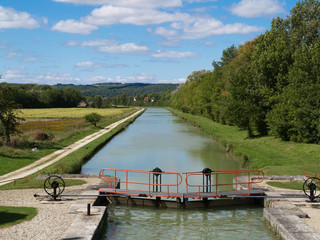 Kanal in Burgund