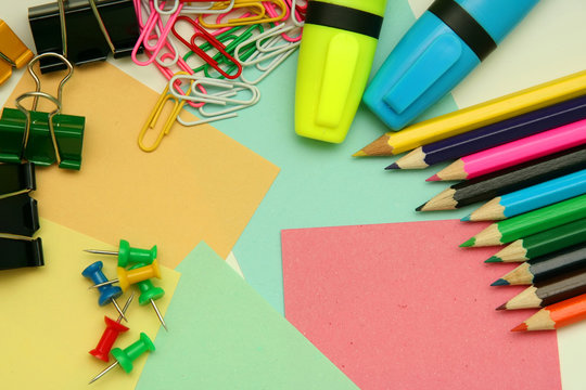 Assortment of stationary on the table.
