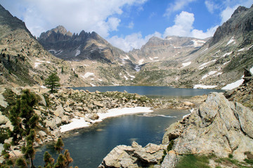 Fototapeta na wymiar lac d'altitude