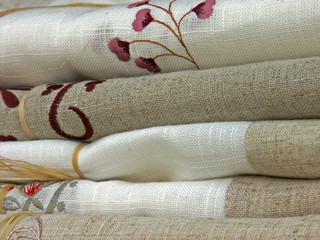 pièces de tissu, tissage et broderies artisanales