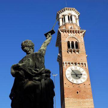 Torre dei Lamberti Verona Italien