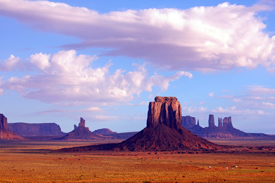 View from Artist's Point and Merrick Butte at Monument Valley.