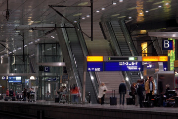 Flughafen Bahnhof 01