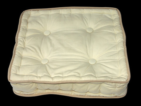 coussin sur fond noir