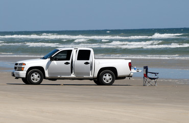 White pickup truck on the beach, southern Texas, USA - obrazy, fototapety, plakaty