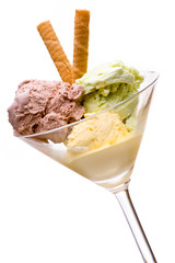3 Sorten Eis diagonal aufgenommen