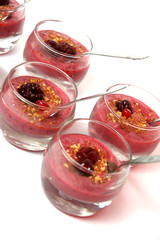 verrines de mousse de fromage blanc au fruits rouges
