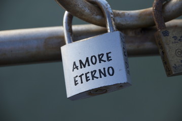 Cadenas Amour