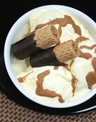 waffel-rolls with vanilla ice-cream