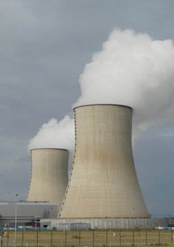 Centrale nucleaire a Civaux, France