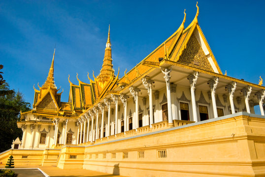 Royal palace in Pnom Penh before Sunset, Cambodia.