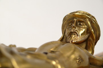 Heilandfigur am Kreuz
