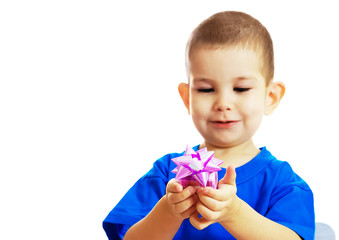 The little boy with a gift