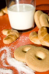 latte e biscotti