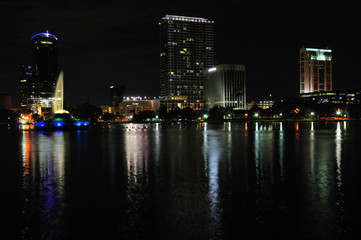 Fototapeta na wymiar Downtown Orlando w nocy