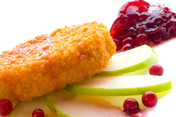 Camembert with  apple, with sauce from acowberry