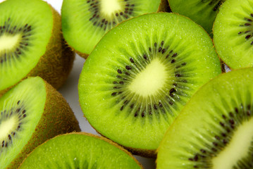Kiwi halves