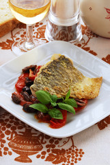 Filetti di branzino con pomodori e olive - Secondi - Istria