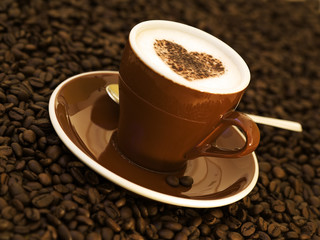 Naklejka premium cappuccino mit herz aus kakao bestreut