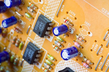 Electronic circuit board with transistors
