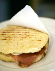 Focaccia Prosciutto Crudo e mozzarella