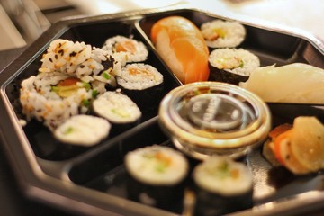 Plateau de sushis à emporter