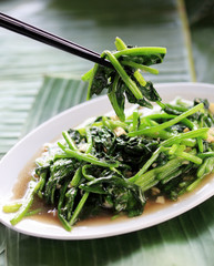 Healthy Chinese spinach dish - 10567646