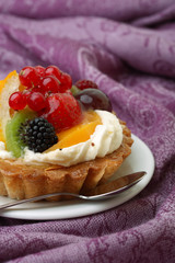 Cake with fresh fruits