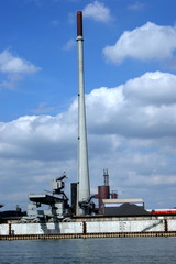 Schwerindustrie am Duisburger Rheinufer