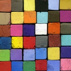 Farben in einem großen Spektrum anhand von Kreide Stücken, bunt