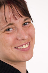 Fototapeta premium uśmiechnięta młoda kobieta