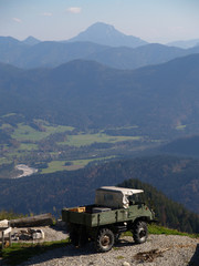 Alter Unimog auf dem Brauneck