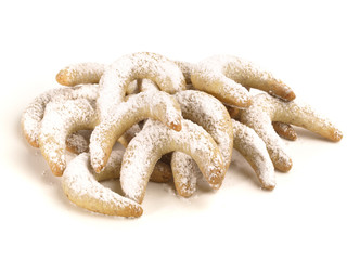 Vanillekipferl mit Puderzucker bestäubt