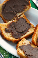 Crostini di paté di fegatini - Antipasti della cucina Toscana