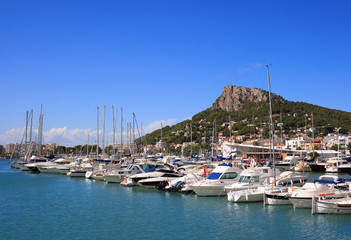Fototapeta na wymiar Port Estartit (Costa Brava, Hiszpania)