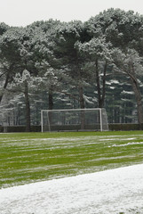 campo di calcio in inverno