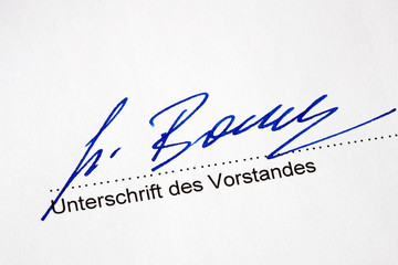 Unterschrift des Vorstand auf einem Dokument