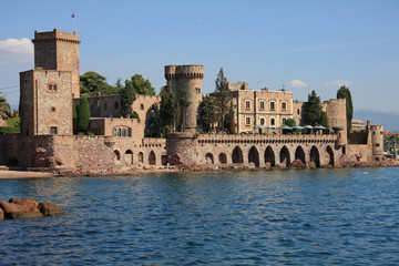 Ch&acirc;teau de Th&eacute;oule sur mer