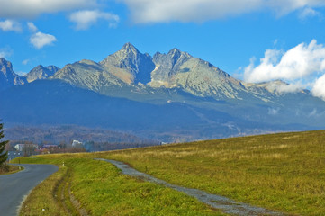 Obraz premium Road in mountains