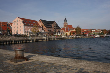 Obraz premium Am Hafen in Waren an der Müritz