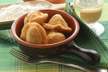 Carfogn - Crostoli ripieni papavero cioccolato - Veneto