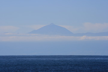 Das Wahrzeichen Teneriffas der Tede von Gran Canaria aus