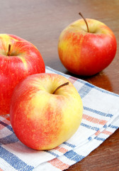red apples on the table