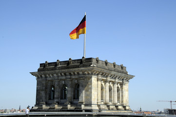 Obraz premium German flag flying over the Bundestag (Reichstag)